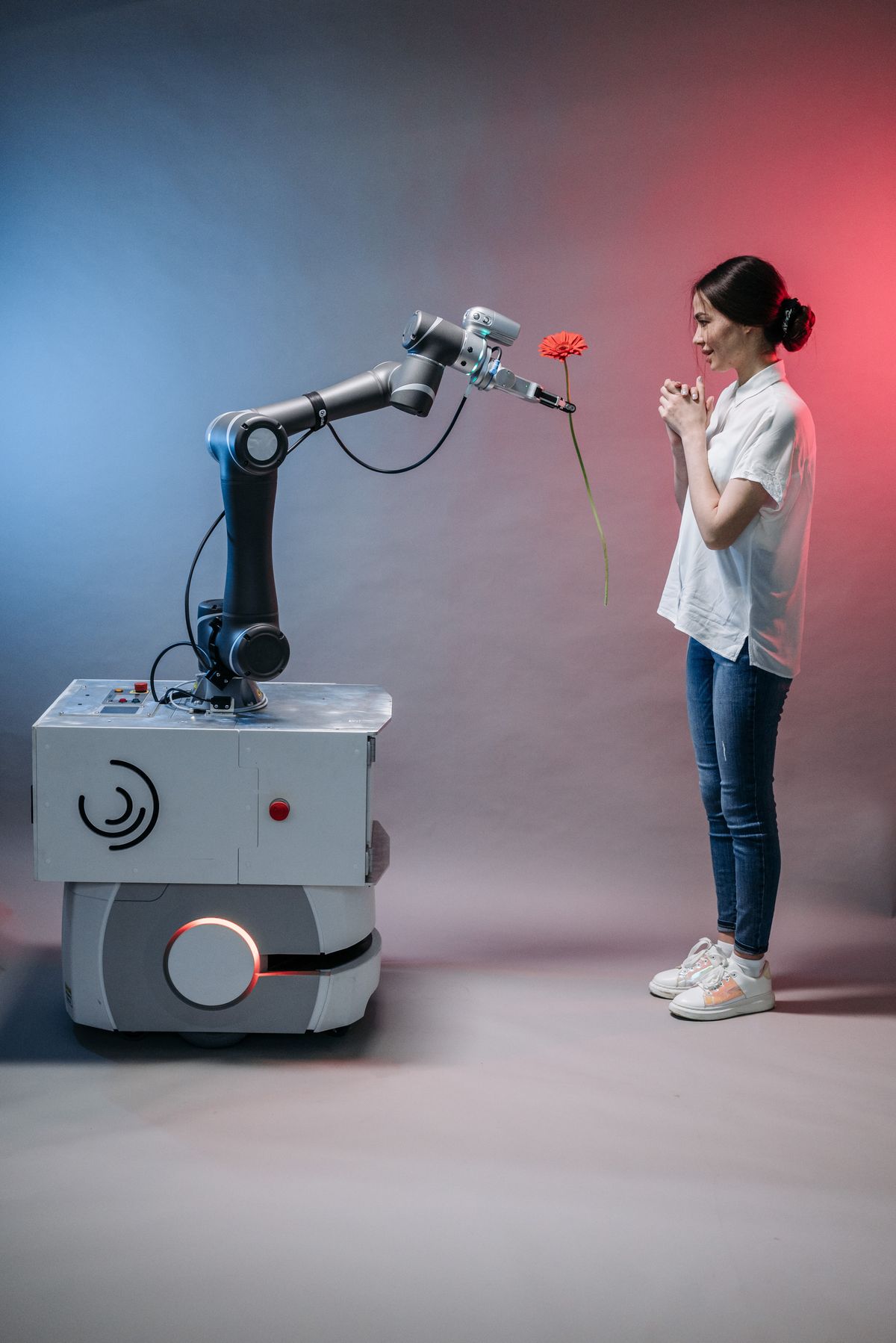 Transformer作者投奔OpenAI，大模型人才战又升级了
